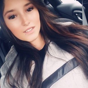 Meet your Posher, Kassandra